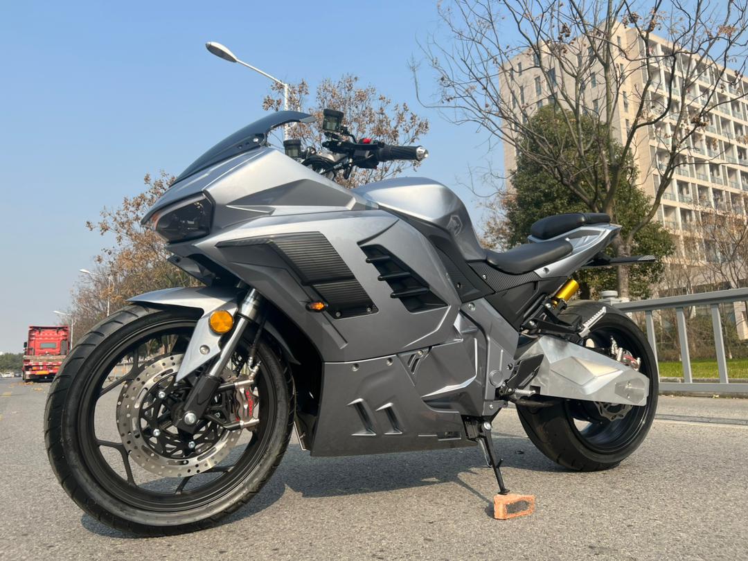 Гоночный мотоцикл Ducati Diavel Гоночный мотоцикл Ducati Diavel