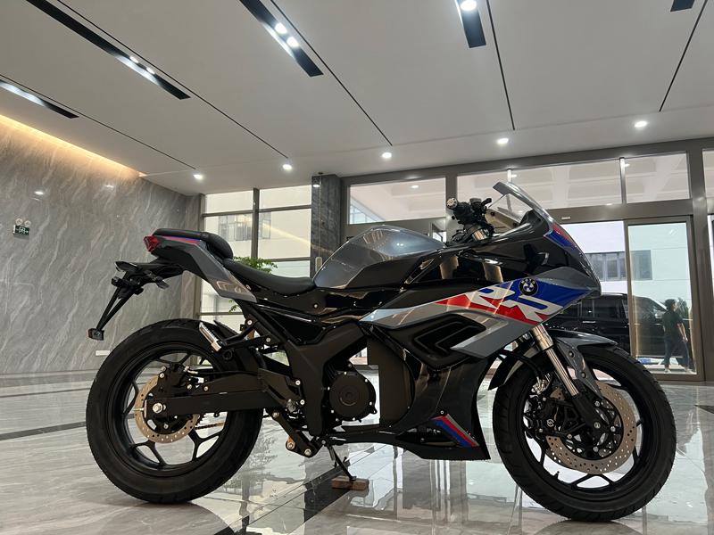 Гоночный мотоцикл Ducati Diavel Гоночный мотоцикл Ducati Diavel